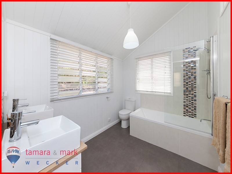 84 Griffith Street, Sandgate QLD 4017