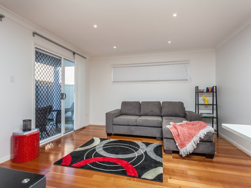 21 Agnes Street, Shorncliffe QLD 4017