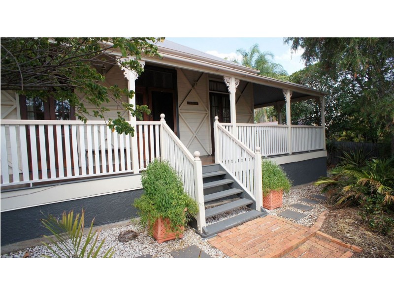 17 Burnett St, Sadliers Crossing QLD 4305