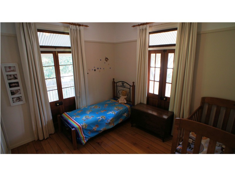 17 Burnett St, Sadliers Crossing QLD 4305