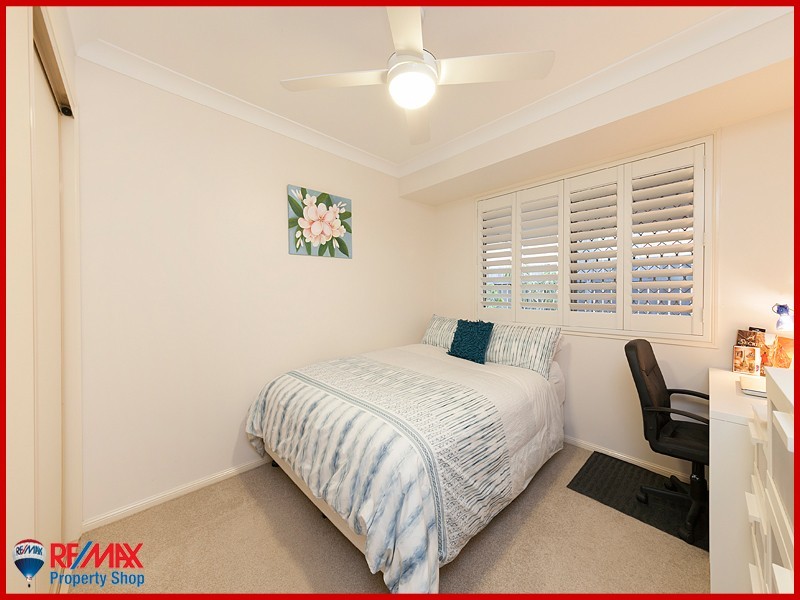 4 Fleetwing Avenue, Newport QLD 4020