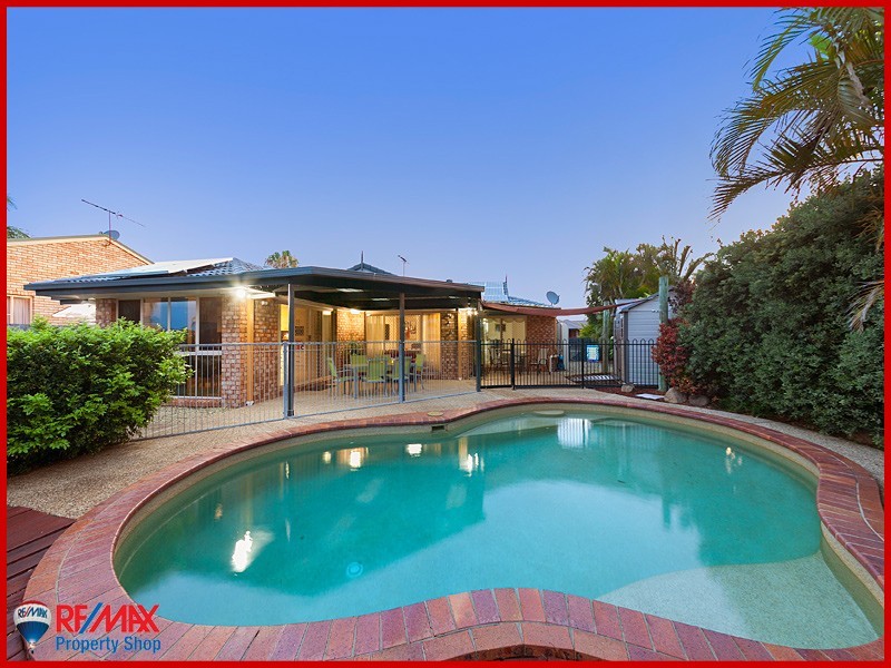 4 Fleetwing Avenue, Newport QLD 4020