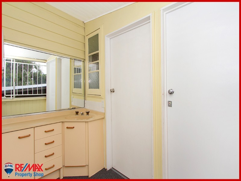 10 Second Avenue, Sandgate QLD 4017