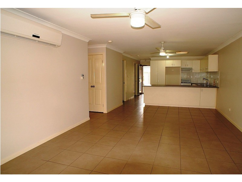 1/3 Spalding Ct, Goodna QLD 4300