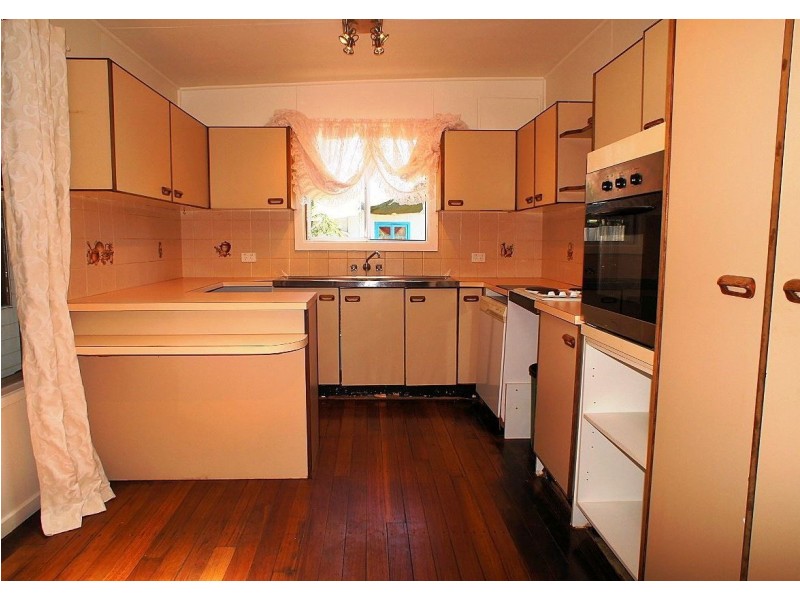 22 Phillip St, One Mile QLD 4305