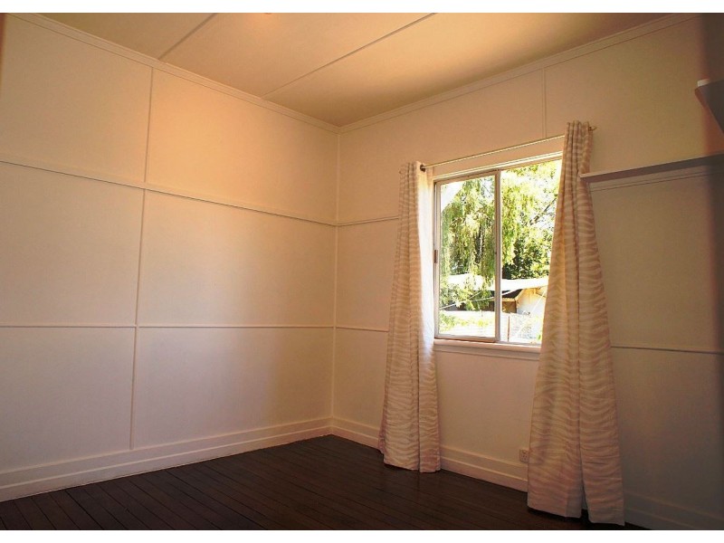 22 Phillip St, One Mile QLD 4305