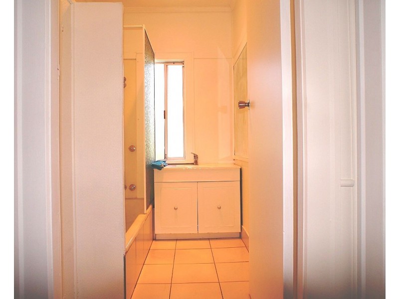 22 Phillip St, One Mile QLD 4305