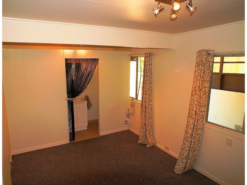 22 Phillip St, One Mile QLD 4305