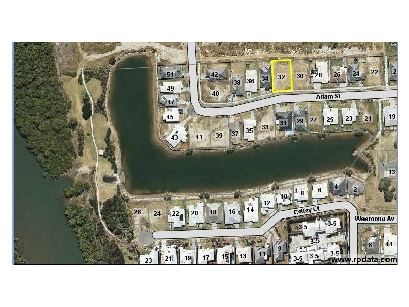 32 Adam Street, Beachmere QLD 4510
