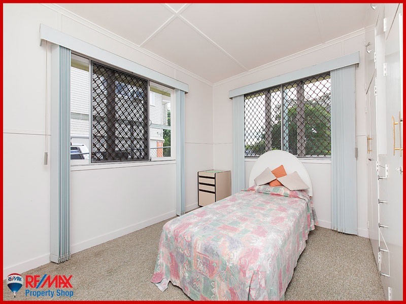 5 Kingaroy Street, Stafford Heights QLD 4053