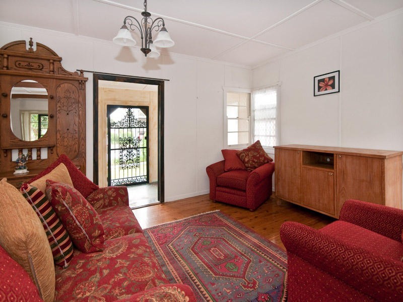 19 Eleventh Avenue, Brighton QLD 4017