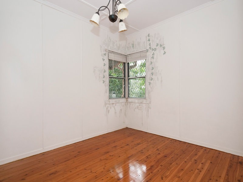 19 Eleventh Avenue, Brighton QLD 4017