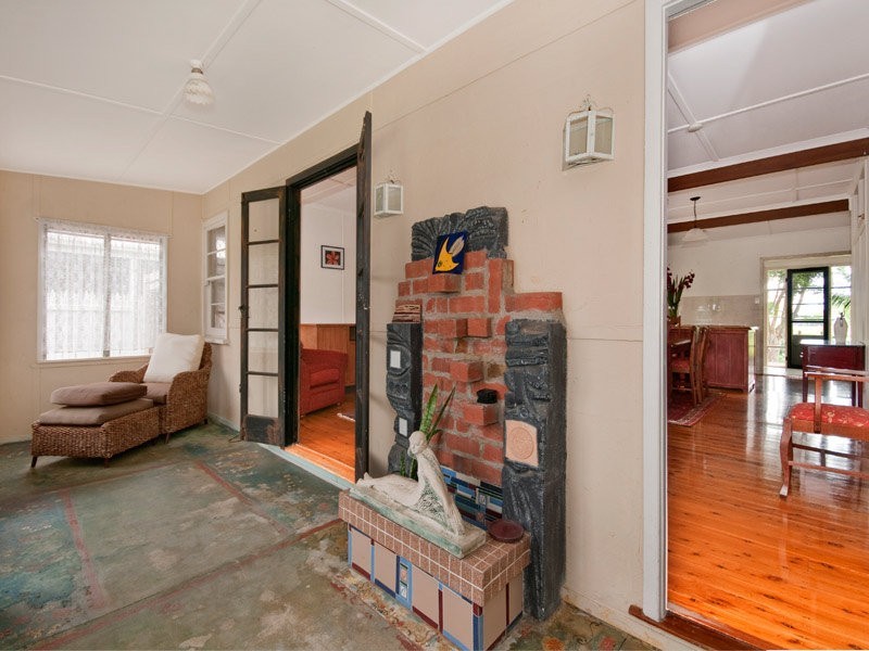 19 Eleventh Avenue, Brighton QLD 4017