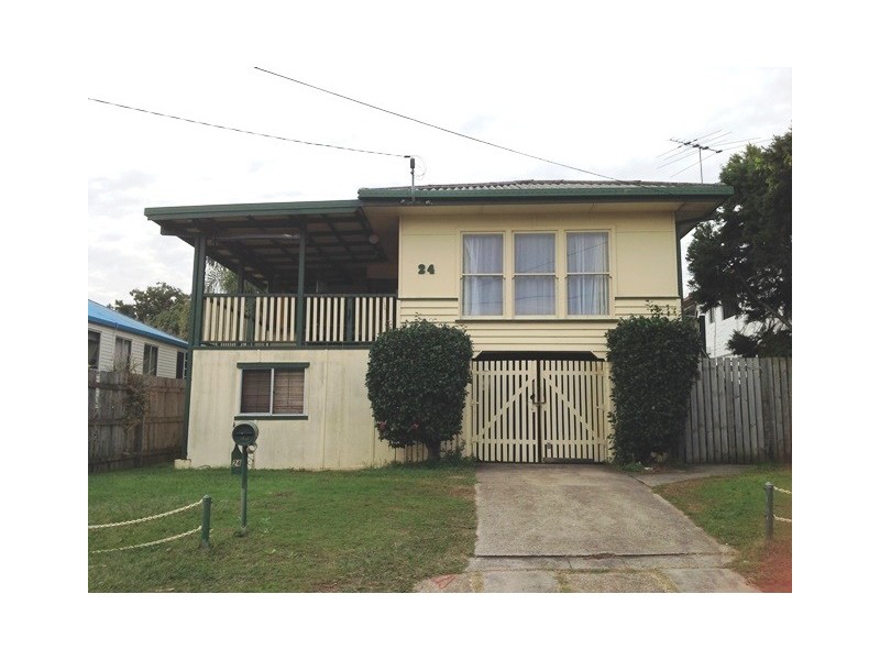 24 Alfred Street, Woody Point QLD 4019