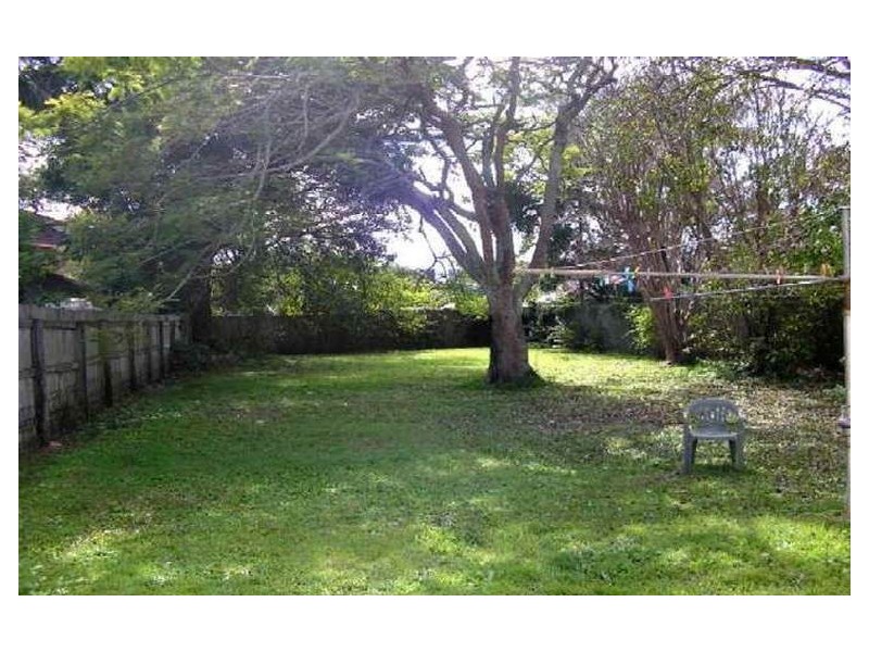24 Alfred Street, Woody Point QLD 4019