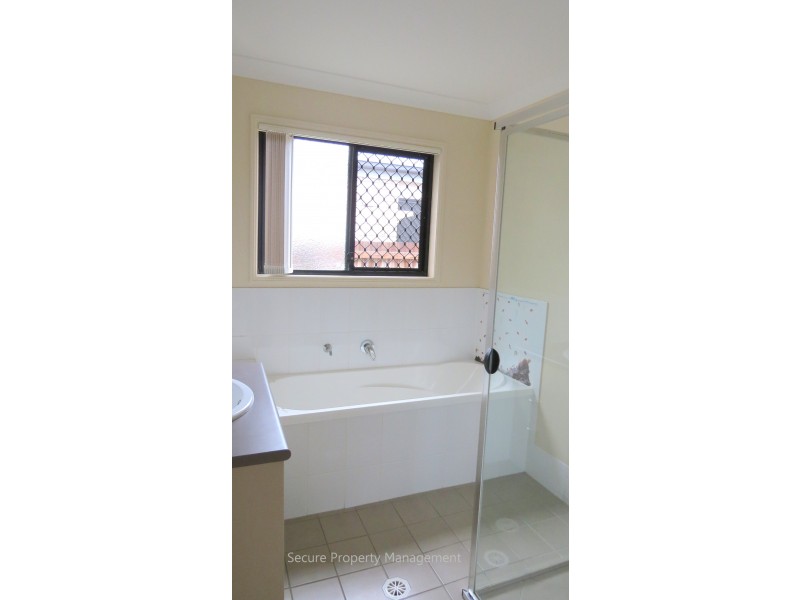 11 Adam Court, Kallangur QLD 4503