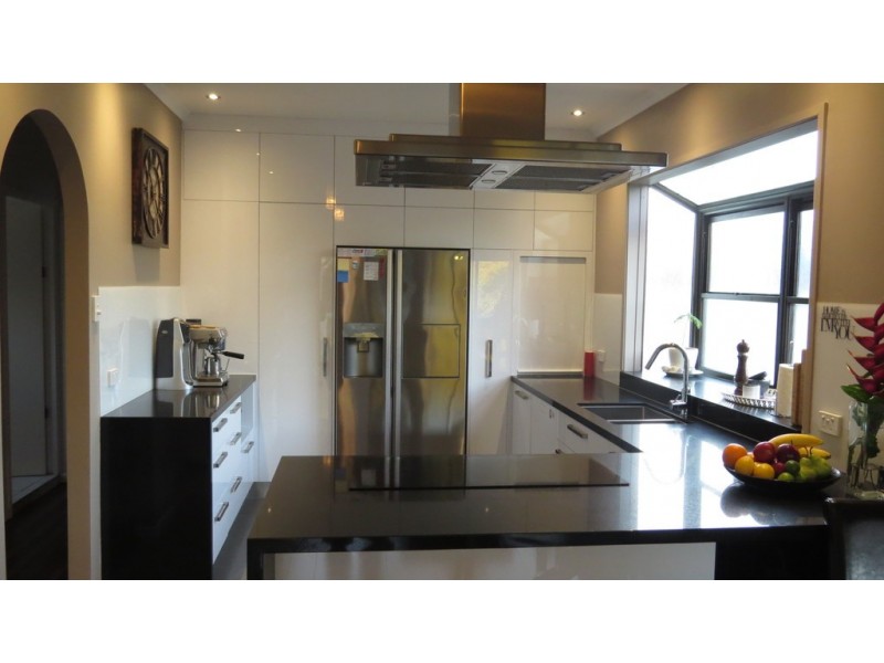 36 Wharf Street, Shorncliffe QLD 4017