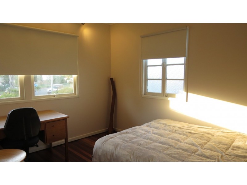 36 Wharf Street, Shorncliffe QLD 4017