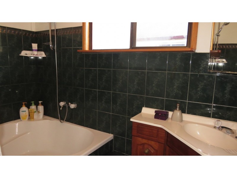 36 Wharf Street, Shorncliffe QLD 4017