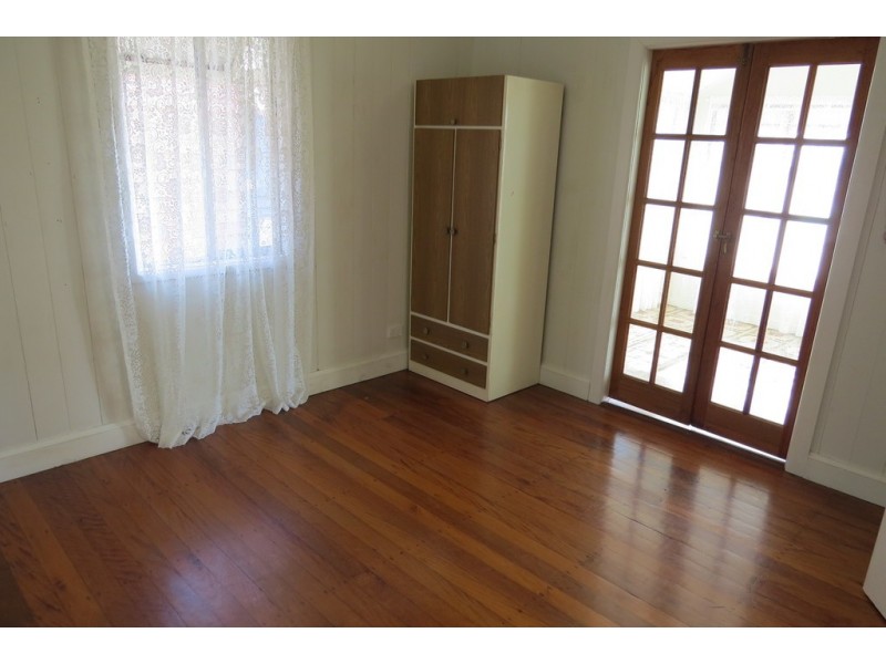 112 Shorncliffe Parade, Shorncliffe QLD 4017