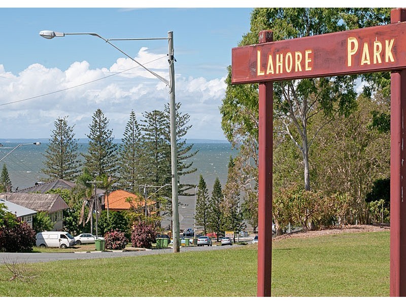 31 King Street, Woody Point QLD 4019