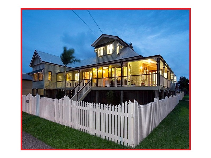 72 Flinders Parade, Sandgate QLD 4017