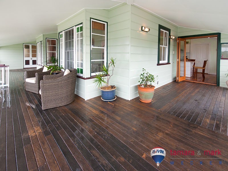 72 Flinders Parade, Sandgate QLD 4017