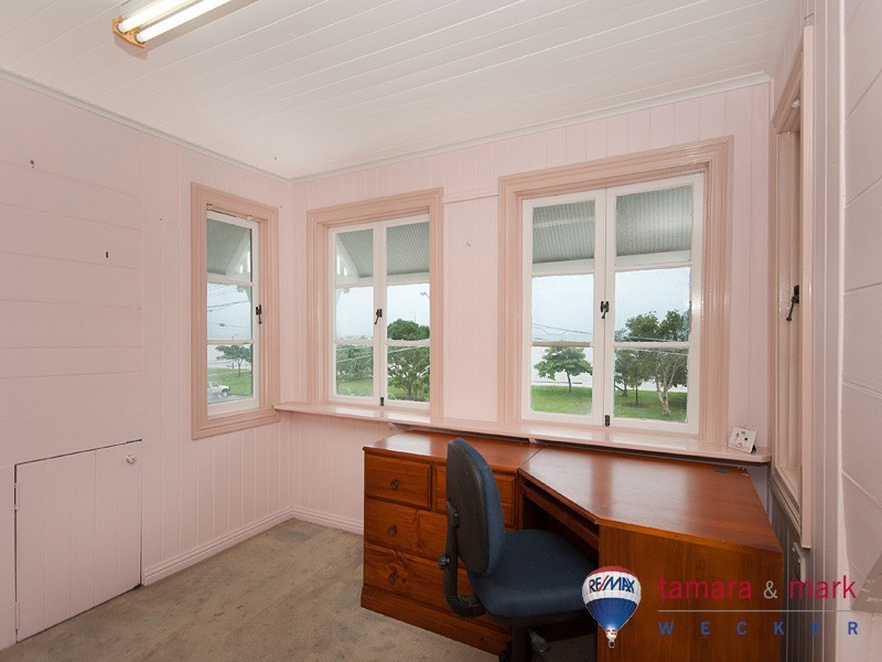 72 Flinders Parade, Sandgate QLD 4017