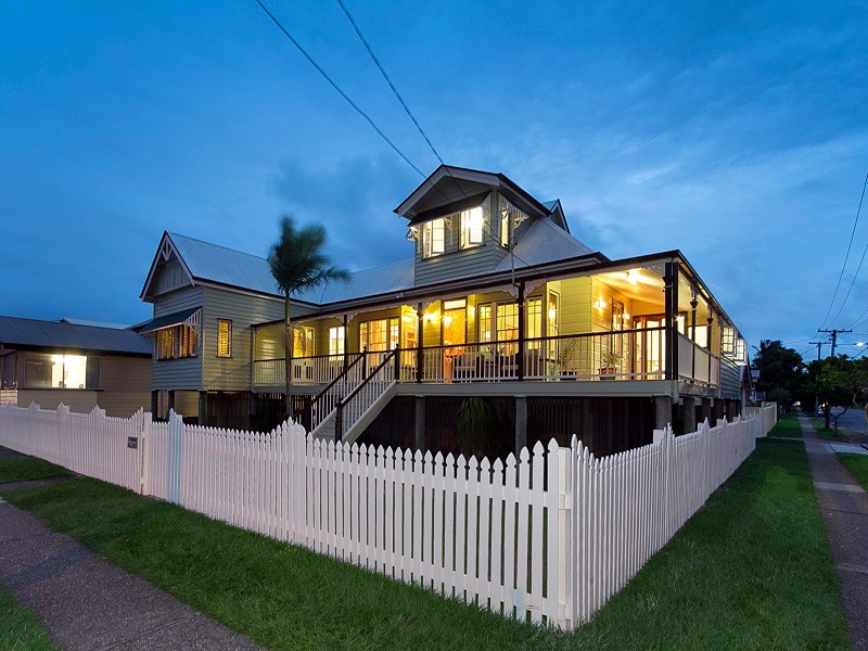 72 Flinders Parade, Sandgate QLD 4017