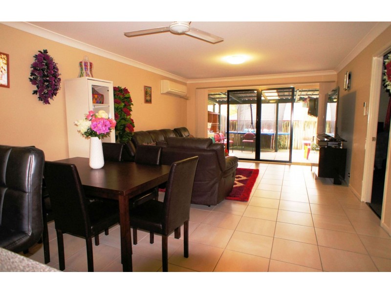 6/3 Spalding Cresent, Goodna QLD 4300