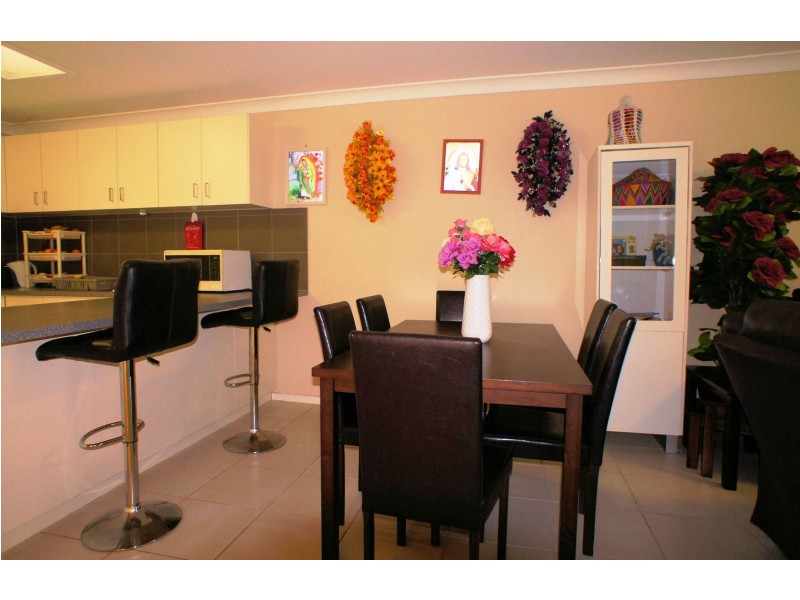 6/3 Spalding Cresent, Goodna QLD 4300