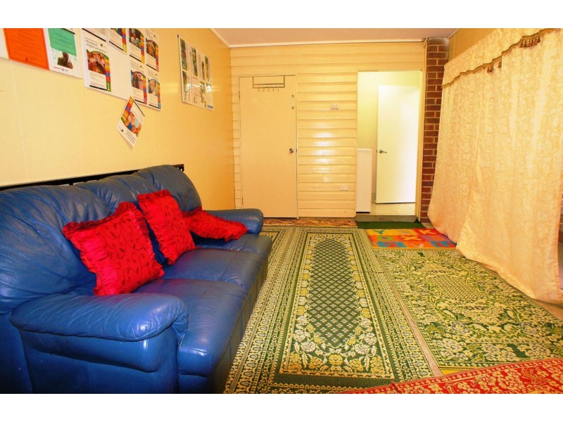 6/3 Spalding Cresent, Goodna QLD 4300