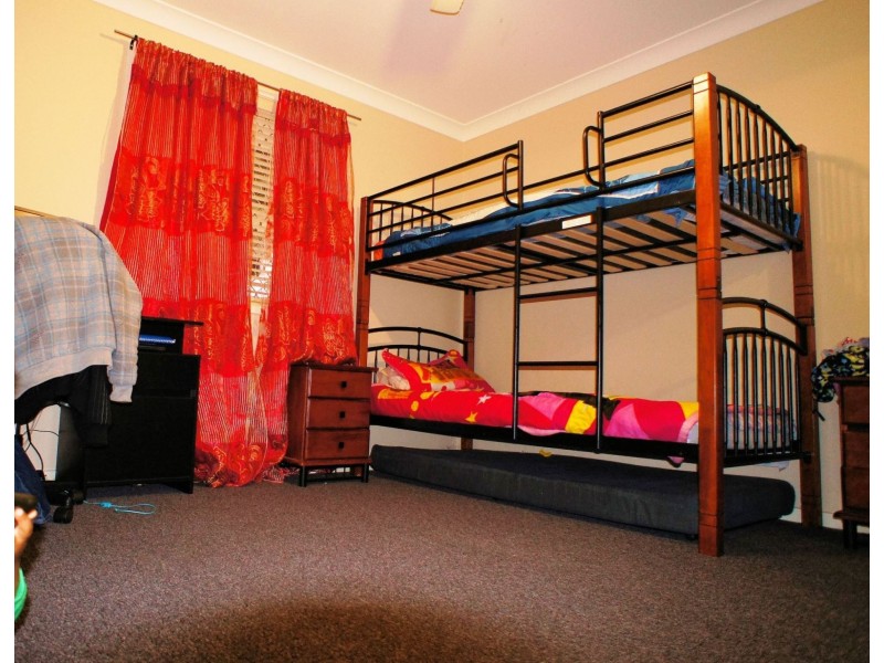 6/3 Spalding Cresent, Goodna QLD 4300