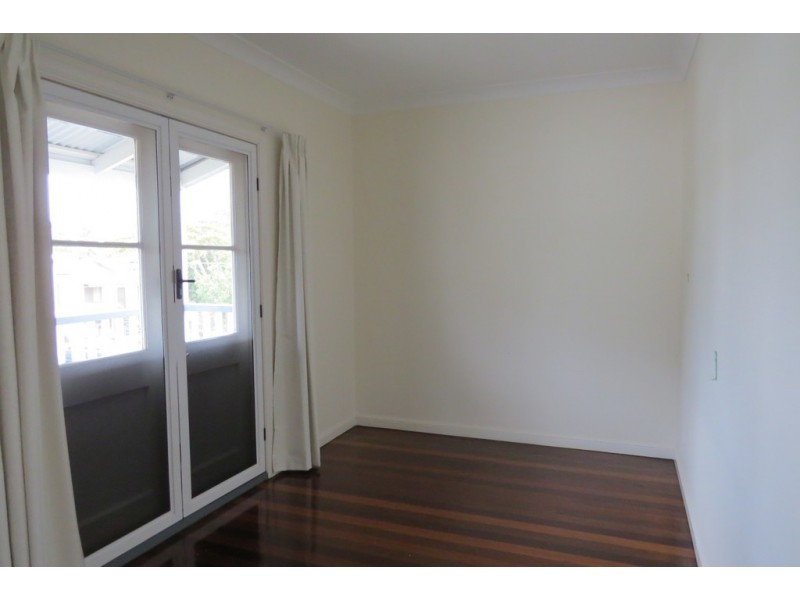 23 Barton Street, Sandgate QLD 4017