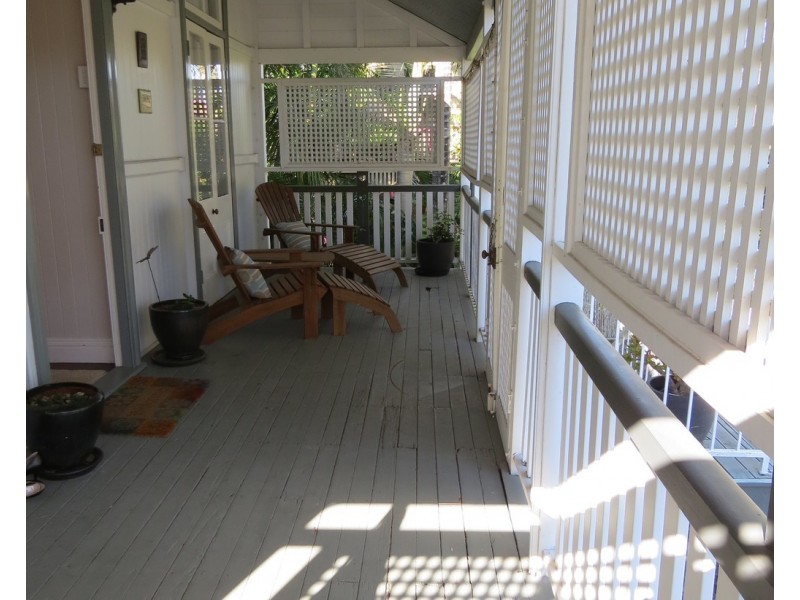 84 Palm Avenue, Shorncliffe QLD 4017