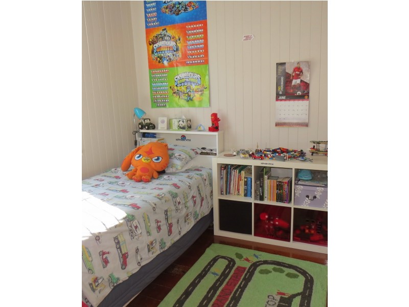 84 Palm Avenue, Shorncliffe QLD 4017