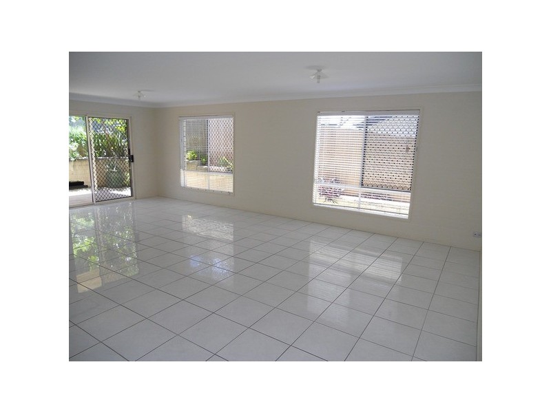 41 Connaught Street, Sandgate QLD 4017