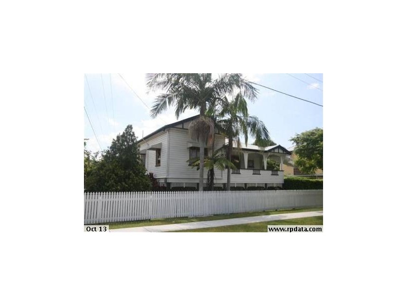 35 Palm Ave, Sandgate QLD 4017
