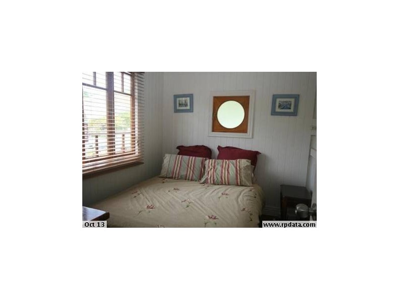 35 Palm Ave, Sandgate QLD 4017
