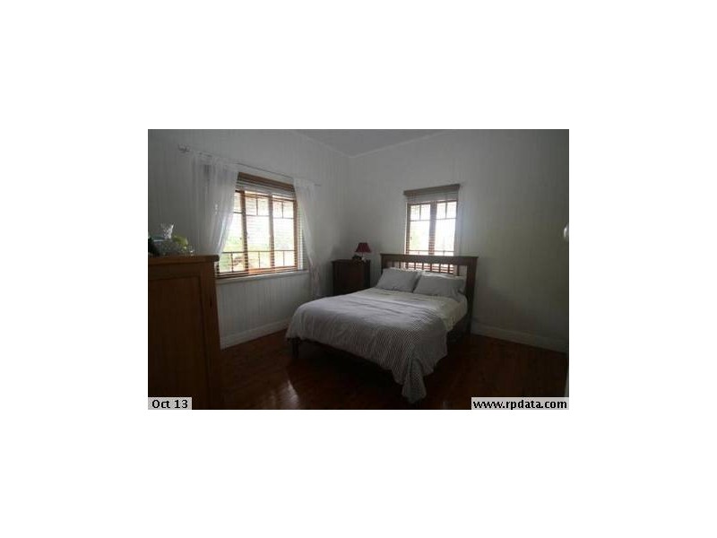 35 Palm Ave, Sandgate QLD 4017