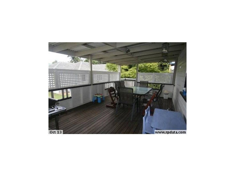 35 Palm Ave, Sandgate QLD 4017
