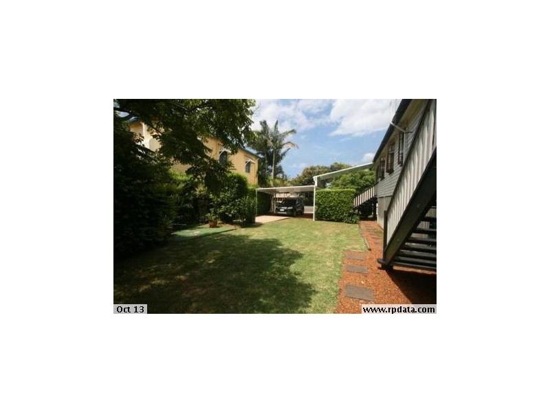 35 Palm Ave, Sandgate QLD 4017
