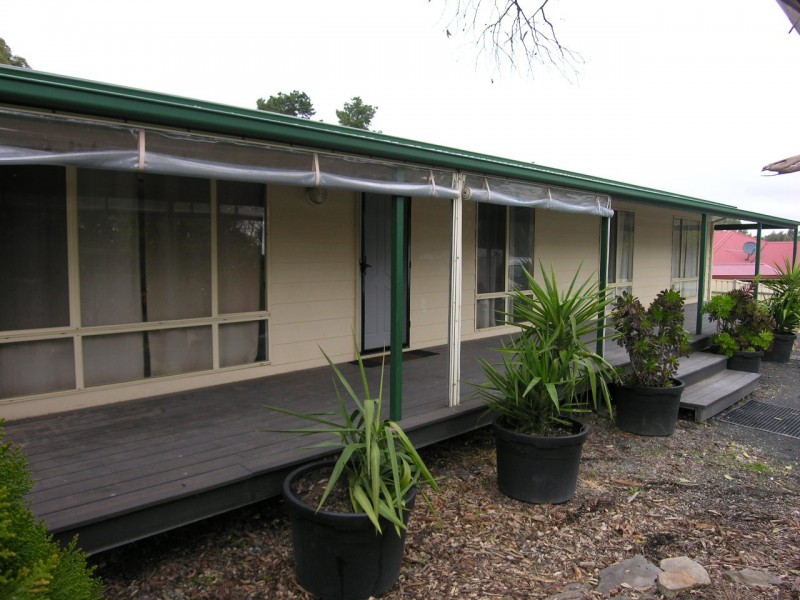 17 Church Street, Williamstown SA 5351