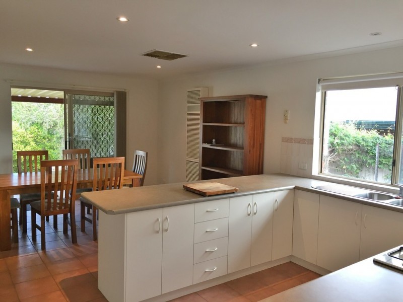 16 Thiele Crescent, Evanston Park SA 5116