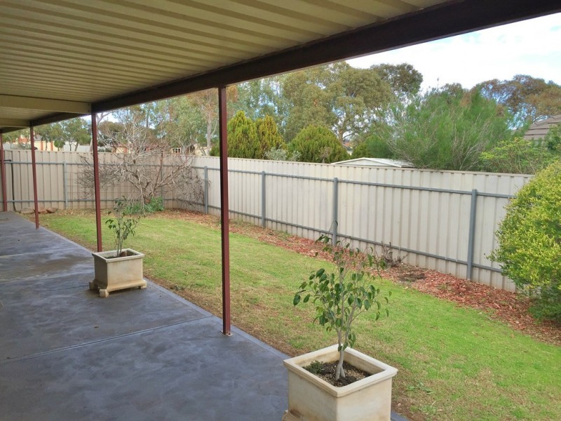 16 Thiele Crescent, Evanston Park SA 5116