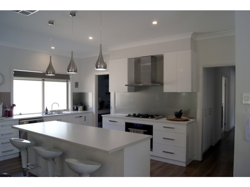 261 Woodlands Road, Cockatoo Valley SA 5351