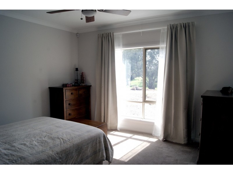 261 Woodlands Road, Cockatoo Valley SA 5351