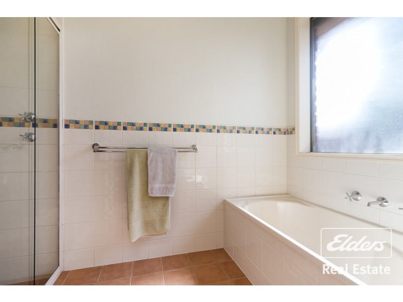2 Creedon Close, Evanston Park SA 5116