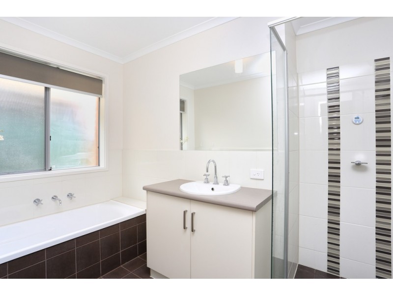 11 Grovermann Street, Williamstown SA 5351