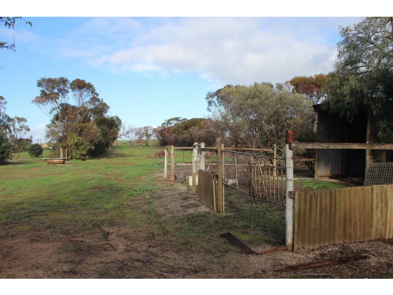 186 Cnr Mackereth and Ashwell Roads, Templers SA 5371